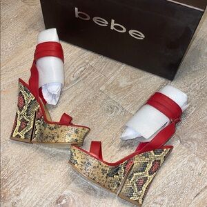 NWT Bebe Sydney Sandal Size 8 Y2K platforms